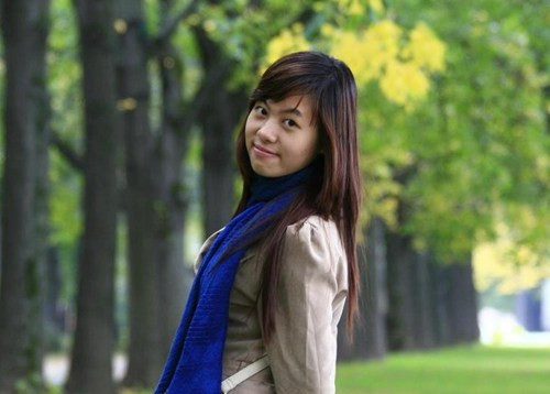 Năm học 2012 - 2013 em may mắn đạt được Học bổng học Chuyển tiếp sinh tại Liên bang Nga, được tiếp xúc trực tiếp với đất nước, con người và nền văn hóa Nga, em càng có thêm tình yêu với tiếng Nga và thêm động lực, quyết tâm tiếp tục học tập nâng cao trình độ chuyên ngành này.