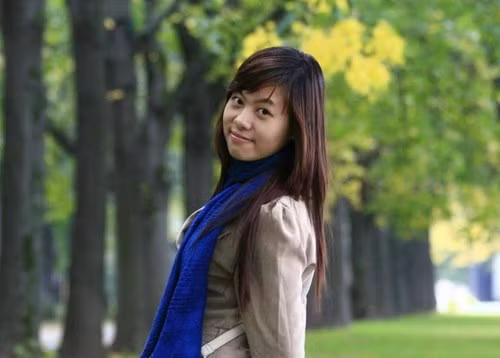 Năm học 2012 - 2013 em may mắn đạt được Học bổng học Chuyển tiếp sinh tại Liên bang Nga, được tiếp xúc trực tiếp với đất nước, con người và nền văn hóa Nga, em càng có thêm tình yêu với tiếng Nga và thêm động lực, quyết tâm tiếp tục học tập nâng cao trình độ chuyên ngành này.