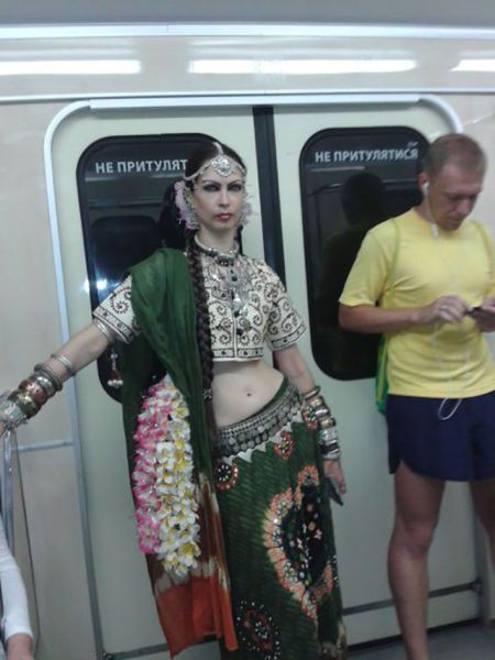 Nổi bật nơi đông người.