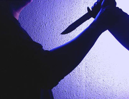 Cãi nhau chuyện ngoại tình, cảnh sát cơ động bị vợ đâm chết. Ảnh minh họa.