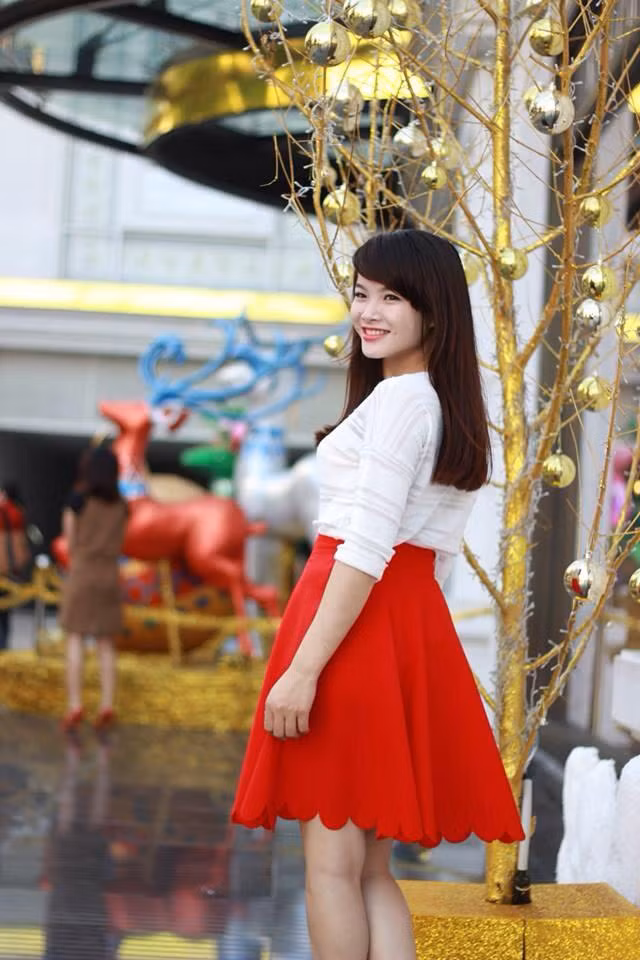 Khi được hỏi đội bóng nào sẽ lên ngôi mùa World Cup năm nay, cô gái quê gốc Quỳnh Lưu - Nghệ An cho rằng Đức sẽ giành chiến thắng trước Argentina để giành chức vô địch.