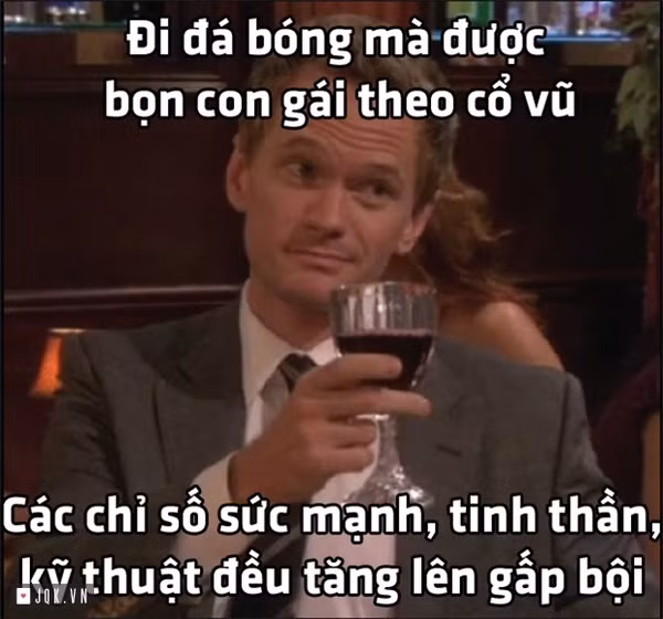 Dù thế nào, con trai vẫn muốn con gái đến cổ vũ tinh thần khi thi đấu bóng đá.