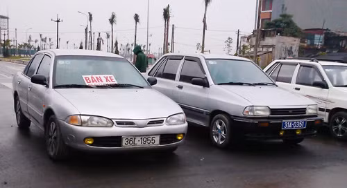 Chiếc xe công mang BKS 31A - 0351 ngang nhiên được bày bán tại tỉnh Thanh Hóa.