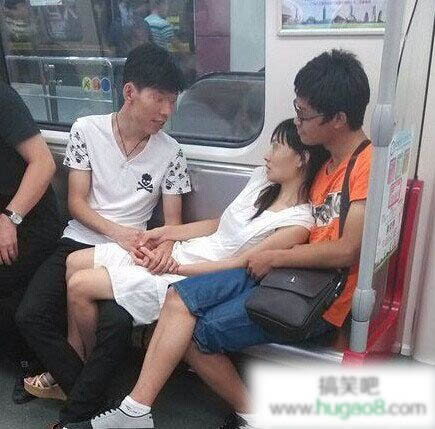 "Anh nguyện nắm tay em, anh nguyện làm bờ vai vững chắc".