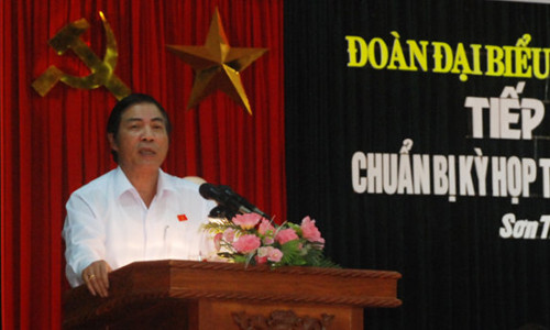 Ông Nguyễn Bá Thanh tại buổi tiếp xúc cử tri quận Sơn Trà (Đà Nẵng) chiều 2/7/2014. Ảnh: Hữu Khá.