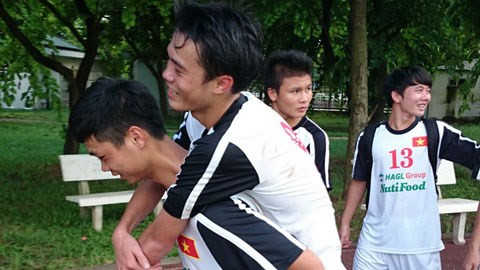 Văn Toàn thần tượng... Công Phượng.