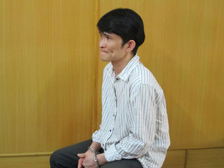 Giận quá muốn "giết chết" máy ATM.