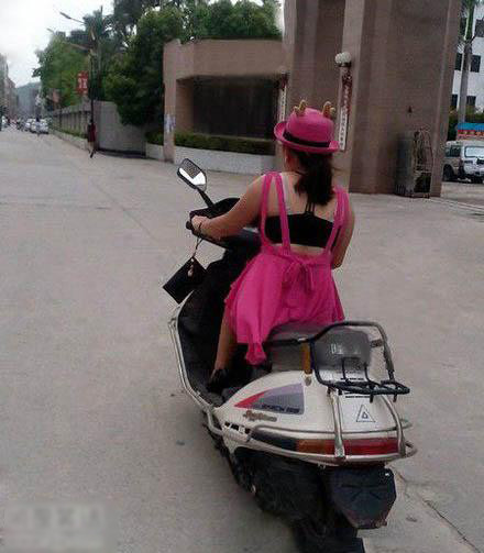 Thời trang "nhức mắt".