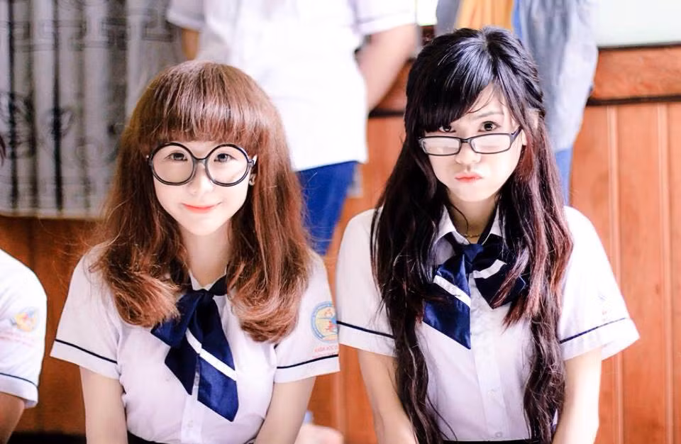 “Dự định trong thời gian tới, nếu đậu đại học thì tốt nhưng nếu không thì mình sẽ có hai phương án. Một là xin đi làm thêm ở đâu đó nhưng chắc chắn sẽ dành ra 1 buổi tối để ôn thi lại. Hoặc lấy điểm xét nguyện vọng trường nào đó rồi trong thời gian ấy vừa học vừa ôn thi. Nhưng chắc chắn một điều mình sẽ thi để được ngồi học trong môi trường Học viện Cảnh sát – Ngôi trường mà mình yêu thích”.