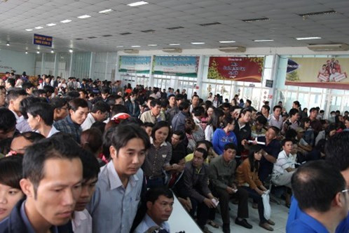 Do xo doi ve tau, ga Sai Gon cang nhu day dan