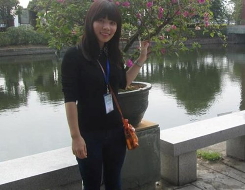 Tên cô giống nhân vật…cải lương. Có thể lý do để thích cô giáo hơi kỳ quặc nhưng những sinh viên Ngoại ngữ trường ĐH Sư phạm Hà Nội 2 rất hào hứng khi nhắc đến tên cô giáo trẻ 9x Tô Ánh Nguyệt.