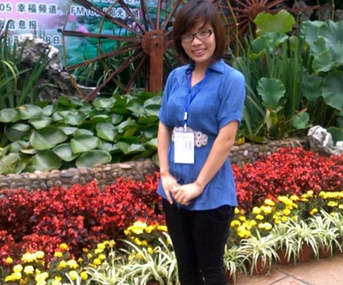 Là một trong những giảng viên trẻ nhất của trường, Ánh Nguyệt luôn tâm niệm phải phấn đấu hết mình vì học trò. Không chỉ có vậy, cô giáo trẻ này còn nổi tiếng bởi “coi thi rất ngặt”. Theo Nguyệt, đó là sự công bằng nhất đối với tất cả các sinh viên.