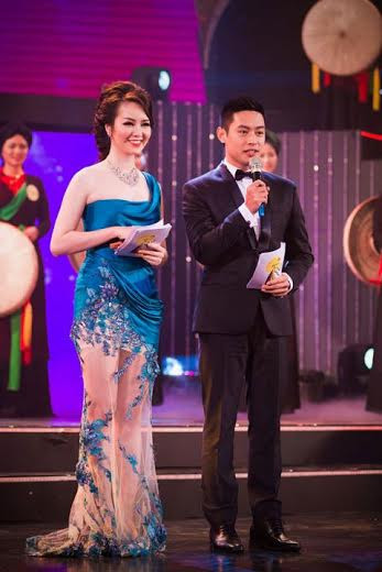 Thay giao dien trai lam MC thoi tiet-Hinh-2