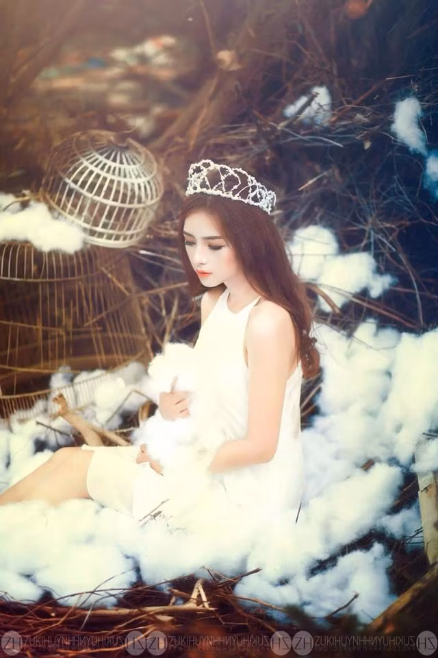 Theo thông tin chia sẻ trên facebook cá nhân, cô gái xinh đẹp có tên Mai Ánh Quyên sinh năm 1992, đến từ Bình Phước. Facebook của cô bạn hiện có hơn 7 ngàn người theo dõi.