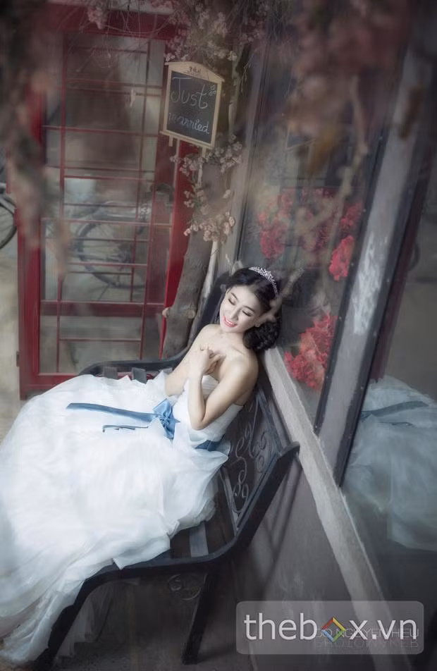 Sự kết đôi giữa DJ Oxy và Bằng Cường đều nhận được rất nhiều sự ủng hộ từ người hâm mộ. Rất nhiều bình luận chia sẻ chúc mừng cho cặp đôi này. Nick H.T chia sẻ: "Chúc mừng anh chị. Bộ ảnh cưới thật đẹp. Trông anh chị có nét phu thê lắm". "Cứ tưởng đường ai nấy đi rồi. Đúng là tình yêu, không biết đâu chữ ngờ. Dù sao cũng chúc cả hai hạnh phúc nhé.", nickname Thu Nga nhận xét.