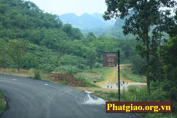 Biển chỉ dẫn đã được dựng lên...