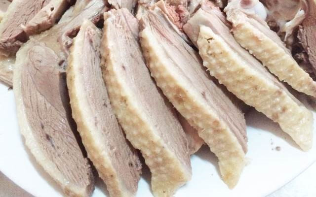 Cách chọn vịt thơm ngon, không chứa chất tăng trọng - Hình 2 Cach chon vit thom ngon, khong chua chat tang trong-Hinh-2