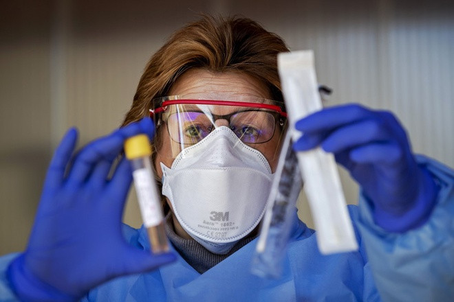 Ha Lan thu hoi khau trang Trung Quoc kem chat luong