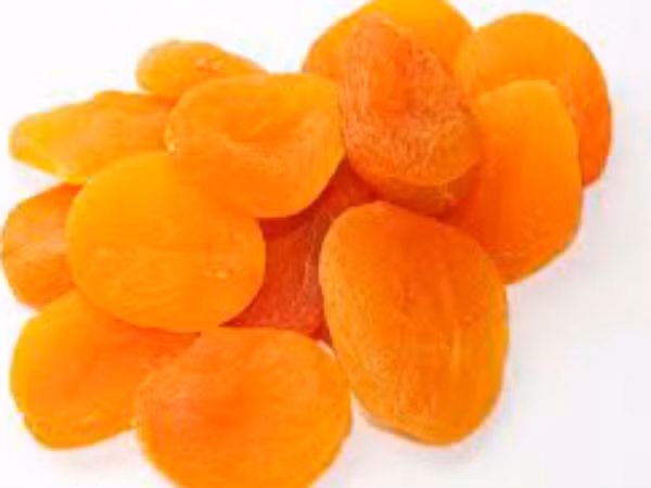 Quả mơ khô. Loại quả giàu canxi này được xem là siêu thực phẩm cho phụ nữ mang thai. Mơ khô chứa chất sắt, axit folic và kali.