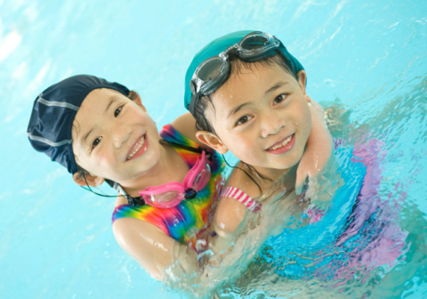 Tham gia các môn thể thao. Nghiên cứu của các nhà nghiên cứu trường Đại học Illinois cho biết, khi tham gia vào các môn thể thao sẽ giúp trẻ có tổ chức, nuôi dưỡng sự tự tin, làm việc theo nhóm và lãnh đạo. Nghiên cứu này cũng phát hiện ra rằng 81% các giám đốc điều hành kinh doanh đều chơi hoặc đã từng gắn bó với các môn thể thao đồng đội.