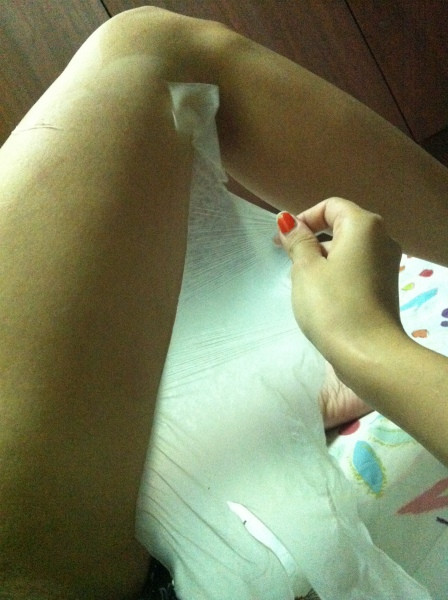 Tuy nhiên, sau khi dùng các sản phẩm này, thời gian đầu da có trắng lên nhưng sau đó lại đen nhanh chóng và không thể phục hồi trở lại. Lý do là lớp da non vừa tái tạo có khả năng chống đỡ lại ánh nắng rất yếu nên bắt nắng nhanh hơn. Và nếu ấy lại tiếp tục làm trắng thì lớp da đó chưa kịp phục hồi đã bị lột tiếp sẽ tổn thương, dẫn đến bỏng nhẹ và rát.