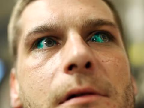 Ngay cả nếu dụng cụ xăm không được tiệt trùng sẽ gây nhiễm khuẩn, lây nhiễm virus các bệnh nguy hiểm như viêm gan, HIV,...