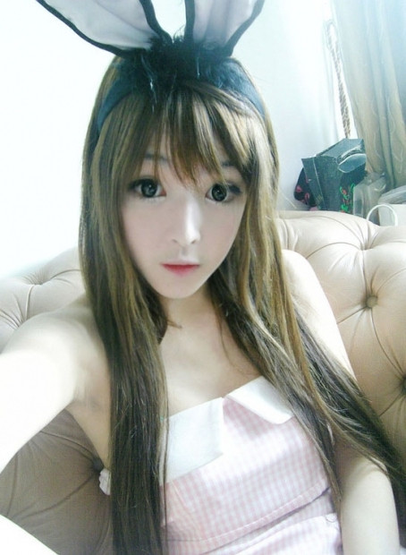 Cô gái 17 tuổi Wang Jiayun hiện đang là đề tài “hot” trên khắp các diễn đàn Trung Quốc, Hàn Quốc nhờ bề ngoài giống hệt một... búp bê "Sextoy"