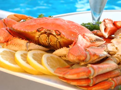 Cua: Cua được coi là một thực phẩm tốt cho con người bởi nó tiếp thêm sinh lực cho tuần hoàn máu và loại bỏ cá chất ứ đọng trong cơ thể. Tuy nhiên, sự "tiếp thêm sinh lực" làm lưu thông máu này có thể đe dọa nghiêm trọng đến sức khỏe của thai nhi. Phụ nữ mang thai nên tránh cua ăn để tránh được nguy cơ sẩy thai.