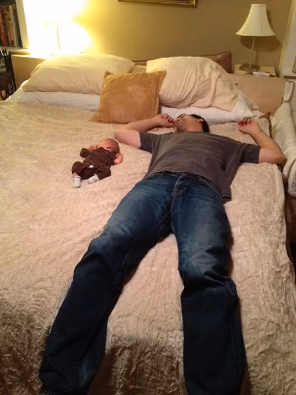 Dáng ngủ giống nhau như đúc.