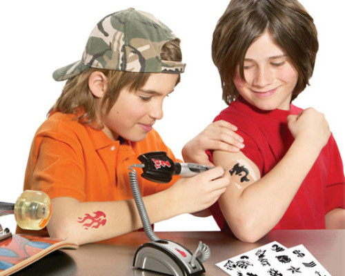 Không những nhiều dân chơi, mà nhiều trẻ em cũng bị ảnh hưởng bởi thú chơi nguy hiểm đến sức khỏe này.