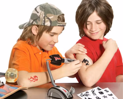 Không những nhiều dân chơi, mà nhiều trẻ em cũng bị ảnh hưởng bởi thú chơi nguy hiểm đến sức khỏe này.