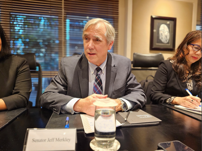 Thuc day quan he Viet - My len tam cao moi