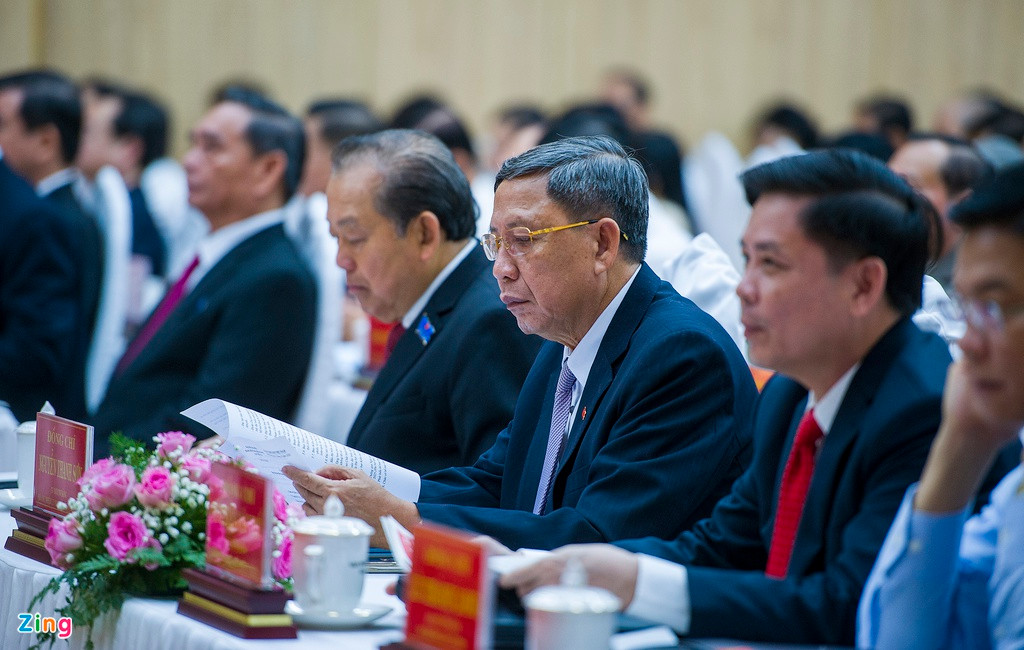 “Tình hình an ninh biên giới, biển đảo, an ninh nông thôn, an ninh thông tin, tội phạm, tệ nạn xã hội, tranh chấp khiếu kiện trong nhân dân từng lúc còn diễn biến phức tạp. Công tác xây dựng Đảng, xây dựng hệ thống chính trị còn một số mặt hạn chế. Hoạt động của chính quyền, mặt trận và các đoàn thể trên một số mặt hiệu quả chưa cao”, thay mặt Đảng bộ, ông Nghị đánh giá.