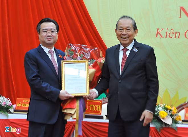 Trao quyet dinh bo nhiem thu truong cho ong Nguyen Thanh Nghi