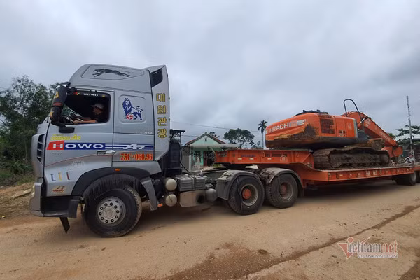 Mua du doi, cuu ho vao thuy dien Rao Trang 3 ngung di chuyen