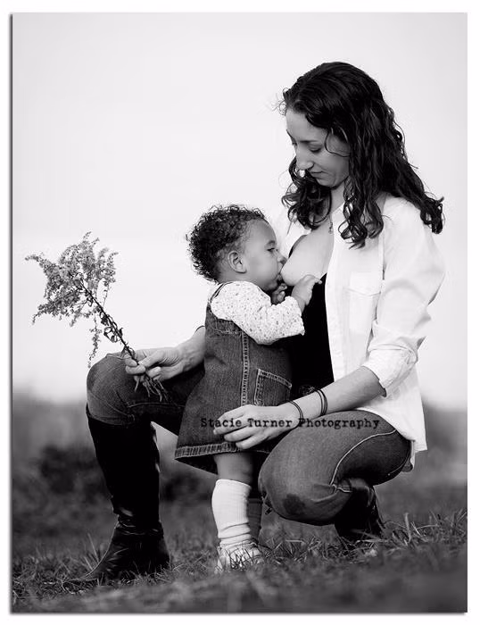 Ở bất cứ đâu, bất cứ lúc nào mẹ đều sẵn sàng dành tình yêu cho con.