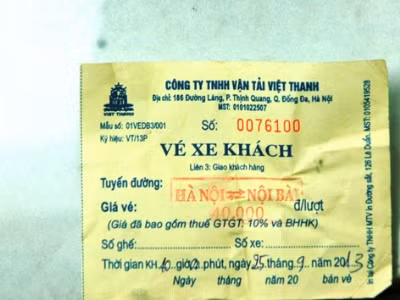 Dù sử dụng xe hợp đồng du lịch, nhưng Công ty Việt Thanh vẫn bán vé như xe khách.