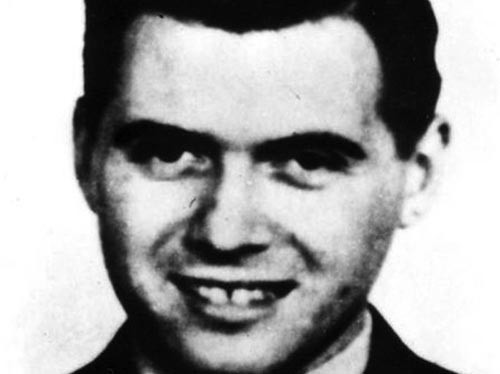 Josef Mengele là một bác sĩ tại trại tập trung của Đức Quốc xã ở Auschwitz trong Thế chiến II. Khi các tù nhân Do Thái được đưa khỏi tàu vào trại tập trung, Mengele trong trang phục áo choàng trắng kiểm tra từng người để xem họ có đủ sức khỏe hay không. Những người "bị loại" ngay lập tức được dẫn vào phòng gây ngạt. Tuy nhiên, những tội ác chống nhân loại đó không làm nên "tên tuổi khét tiếng" của Mengele mà chính là sở thích của ông ta thử nghiệm y khoa trên tù nhân, đặc biệt là các cặp song sinh và trẻ nhỏ. Hắn ta chuyên phẫu thuật không dùng thuốc tê, khâu dính các cặp song sinh lại với nhau và giết chết hàng nghìn người, hầu hết các bệnh nhân của hắn đều tử vong ngay trên bàn phẫu thuật.