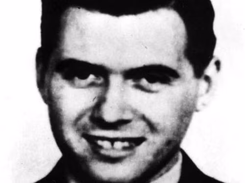 Josef Mengele là một bác sĩ tại trại tập trung của Đức Quốc xã ở Auschwitz trong Thế chiến II. Khi các tù nhân Do Thái được đưa khỏi tàu vào trại tập trung, Mengele trong trang phục áo choàng trắng kiểm tra từng người để xem họ có đủ sức khỏe hay không. Những người "bị loại" ngay lập tức được dẫn vào phòng gây ngạt. Tuy nhiên, những tội ác chống nhân loại đó không làm nên "tên tuổi khét tiếng" của Mengele mà chính là sở thích của ông ta thử nghiệm y khoa trên tù nhân, đặc biệt là các cặp song sinh và trẻ nhỏ. Hắn ta chuyên phẫu thuật không dùng thuốc tê, khâu dính các cặp song sinh lại với nhau và giết chết hàng nghìn người, hầu hết các bệnh nhân của hắn đều tử vong ngay trên bàn phẫu thuật.