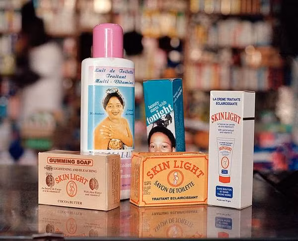 Loại kem này có thể được mua dễ dàng ở nhiều địa điểm khác nhau trong thành phố như từ các siêu thị, cửa hàng dược phẩm cho tới các cửa hàng nhỏ lẻ.