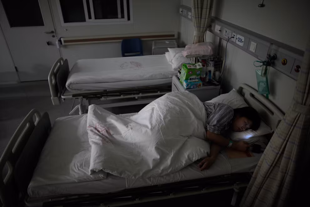 Yang Huiqing nhắn tin cho Chồng trong lúc nằm nghỉ ngơi ở phòng sinh bệnh viện Ruijin, Thượng Hải.