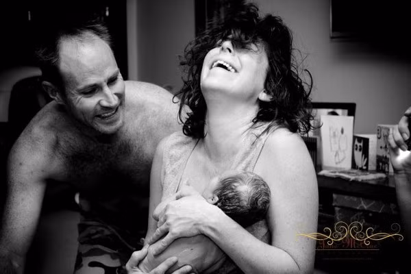 Mẹ đã mong chờ con suốt 9 tháng qua...