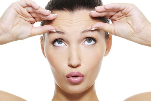 Hiệu quả và thời gian kéo dài tác dụng. Sau khi tiêm botox, mất khoảng từ 3 đến 7 ngày để gương mặt bình thường trở lại và hiệu quả của botox kéo dài khoảng 5 tháng, tùy thuộc vào độ sâu của các nếp nhăn. Theo bác sĩ Gross, phải mất vài ngày để xem xét kết quả của việc tiêm botox và cần hai tuần để nhận biết tác động đầy đủ của quá trình này lên gương mặt.