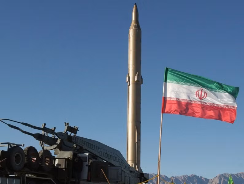 Các quan chức Iran có thể học tập đường lối của Ấn Độ, đó là kiểm soát chặt chẽ kho vũ khí hạt nhân và cam kết chỉ sử dụng khi xuất hiện mối đe dọa hiện hữu đối với Cộng hòa Hồi giáo. Theo Reporter.