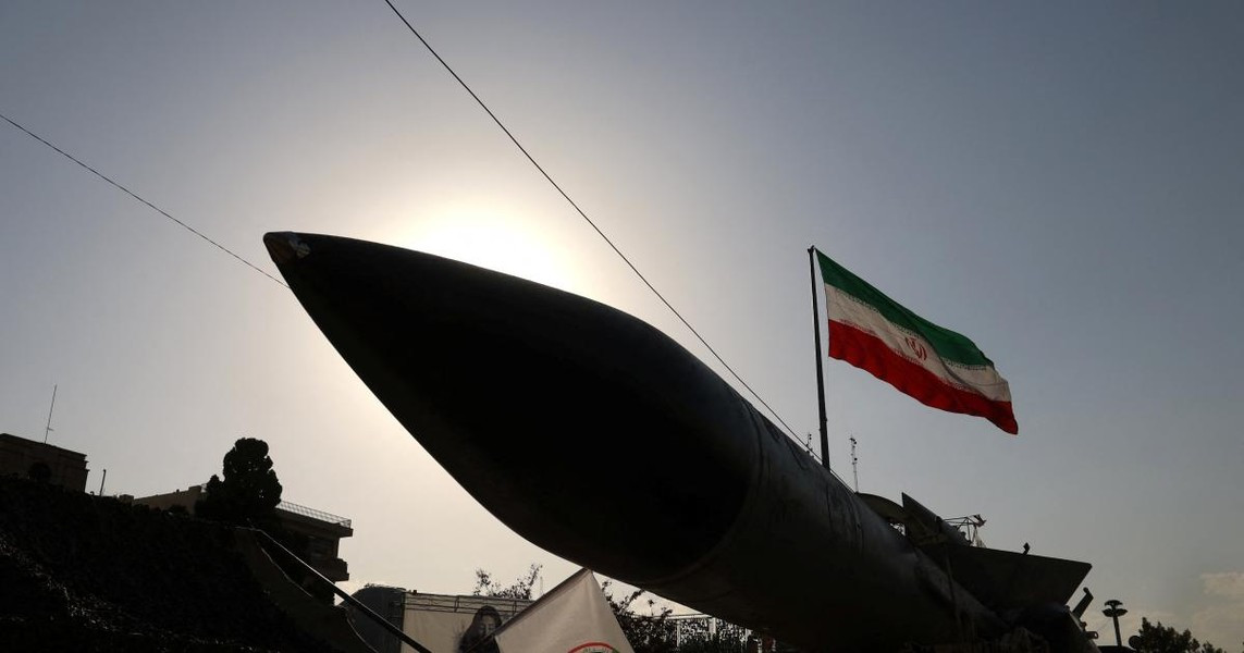 Ngoài ra an ninh của các hành lang thương mại trong khu vực, chẳng hạn như tuyến giao thông Ấn Độ - Trung Đông - Châu Âu do Mỹ hậu thuẫn và những tuyến đường khác đi qua Iran sẽ cần được xem xét lại. Theo Reporter.