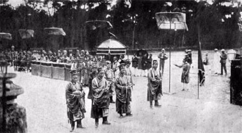 Vua chua Viet ngay xua an Tet the nao?