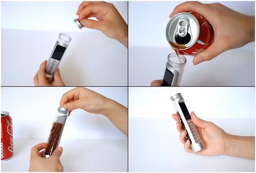 Tiếp tục là một sản phẩm kỳ lạ của nhà sản xuất Phần Lan. Ý tưởng Nokia Soda có hình dáng như một ống nghiệm, thay vì phải tìm một chỗ cắm sạc, người dùng chỉ cần đổ nước ngọt có ga vào bên trong, các chất hóa học sẽ tự chuyển hóa thành năng lượng hoạt động.