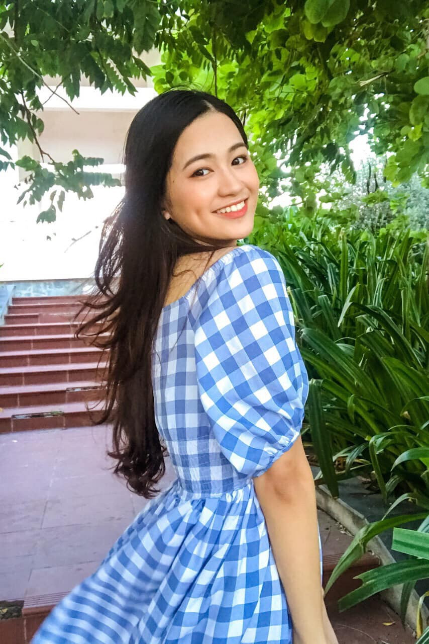 Nguyễn Thị Thu Phương từng đạt thành tích top 5 Miss World Vietnam 2019. Ở vòng bán kết hôm 10/10, cô gặp sự cố khi trình diễn. Tuy nhiên, với những kinh nghiệm sẵn có, cô gái Bắc Ninh vẫn được đánh giá là ứng viên tiềm năng. Số đo hình thể của người đẹp là 82-62-90.