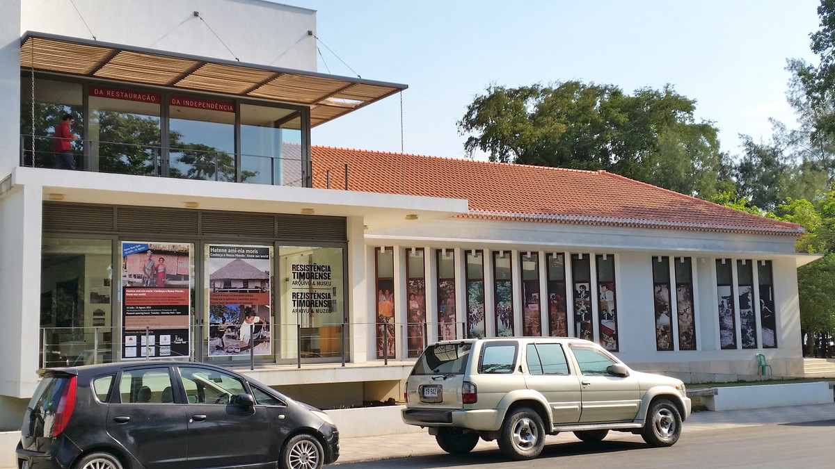 Với những người yêu thích lịch sử, Bảo tàng Kháng chiến, Nghĩa trang Santa Cruz, Đài tưởng niệm Hợp nhất là địa điểm không thể bỏ qua. Đây là các nơi ghi dấu quá khứ đấu tranh giành độc lập anh dũng của người dân Timor Leste. Ảnh: Elijah234 / Flickr.