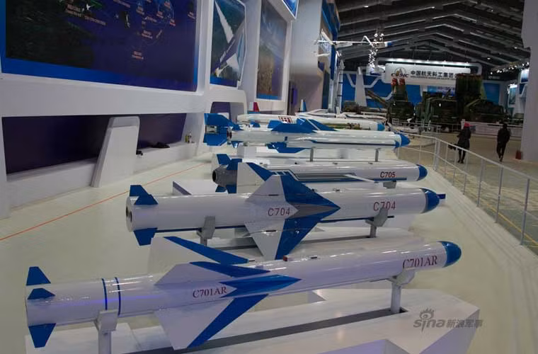 Góc ảnh khác về dàn tên lửa chống hạm của Hải quân Trung Quốc.